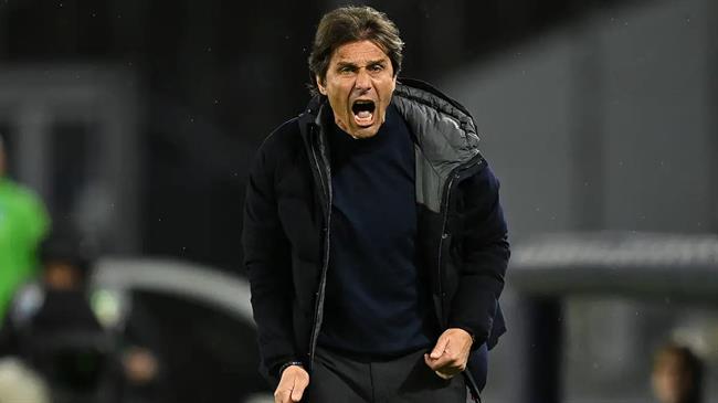Antonio Conte bác bỏ tin đồn gia nhập Juventus, khẳng định trung thành với Napoli