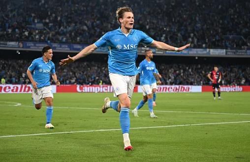 Napoli bác bỏ lời đề nghị khủng từ Al-Hilal cho Scott McTominay