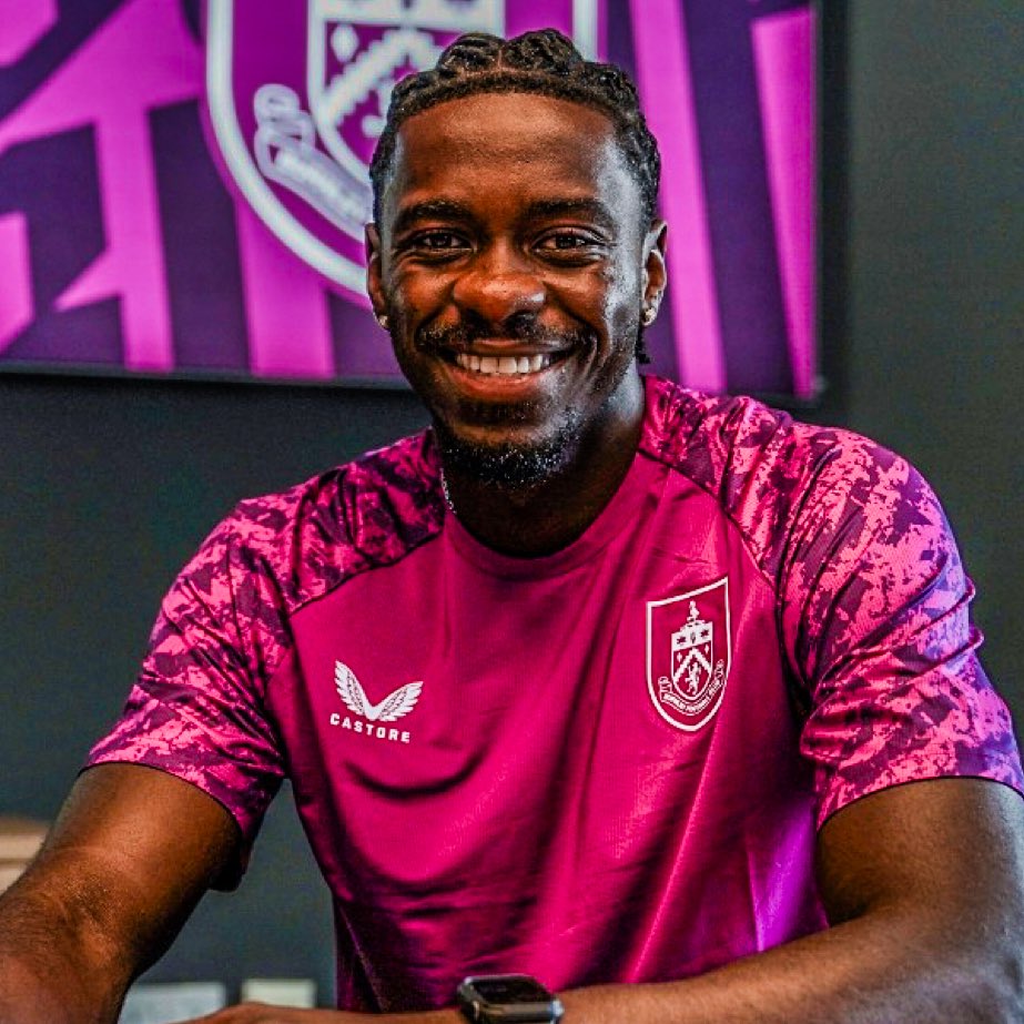 Tuanzebe gia nhập Burnley: Chương mới mở ra cho hậu vệ từng khoác áo MU