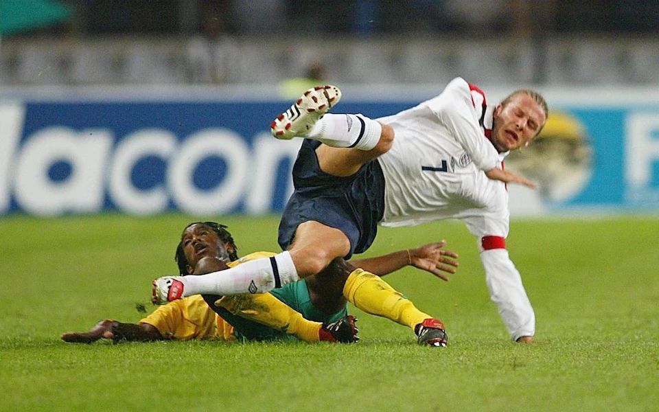 Huyền thoại David Beckham trải qua phẫu thuật cổ tay sau hơn 20 năm chịu đựng chấn thương