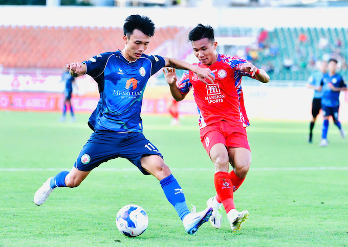 HLV Bùi Đoàn Quang Huy và nỗi lo trụ hạng của CLB Bình Định