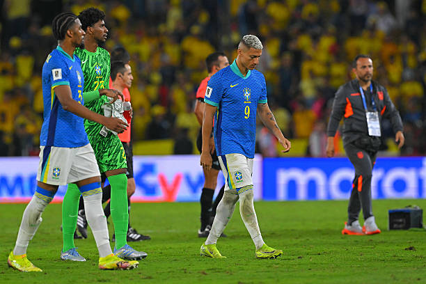 Ancelotti ra mắt Brazil với trận hòa gây tiếc nuối trước Ecuador