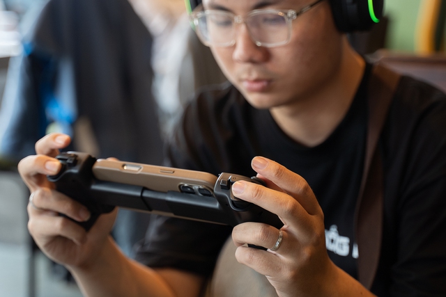 Razer Kishi Ultra và Barracuda X Chroma: Trải nghiệm chơi game chuyên nghiệp mọi lúc, mọi nơi