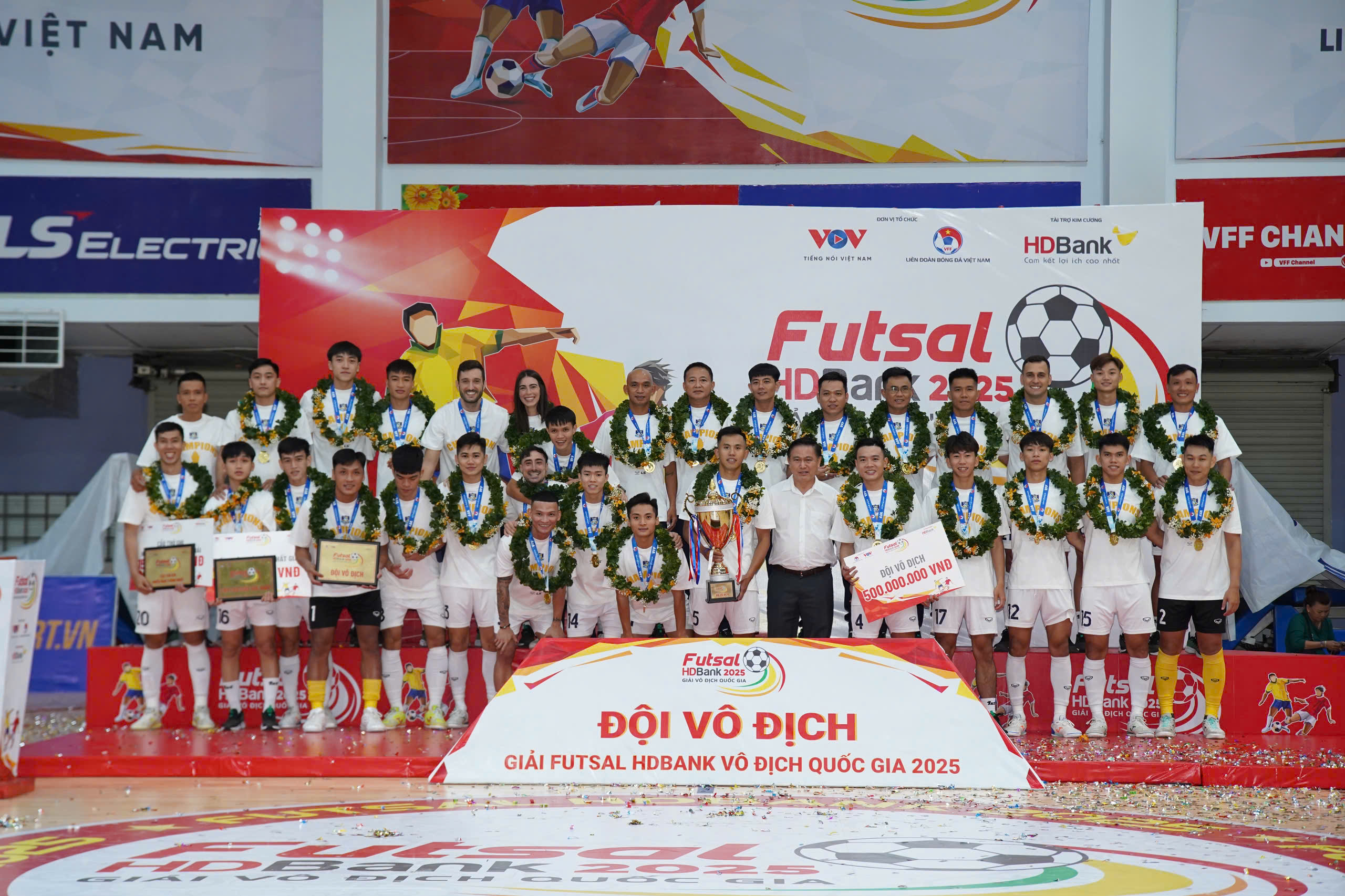 Thái Sơn Nam TP.HCM Vô Địch Giải Futsal HDBank VĐQG 2025: Cú Đúp Vô Địch Huyền Thoại