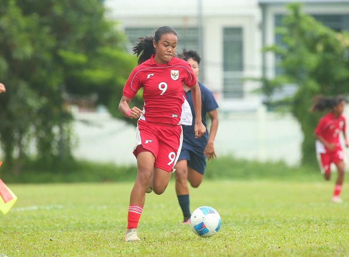 U19 Nữ Việt Nam Đại Thắng U19 Nữ Lào 8-0, Bước Vào Bán Kết Vòng Chung Kết