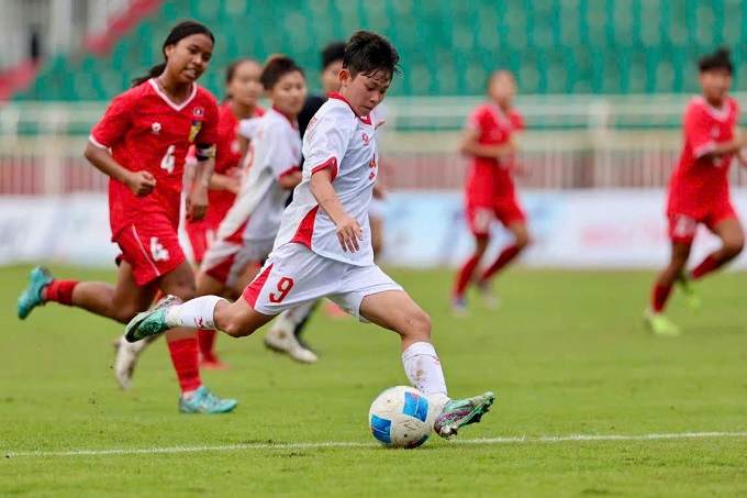 U19 Nữ Việt Nam Đại Thắng U19 Nữ Lào 8-0, Bước Vào Bán Kết Vòng Chung Kết