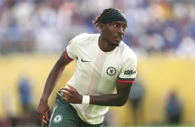 Sol Campbell: Arsenal cần giải thích về vụ chiêu mộ Noni Madueke