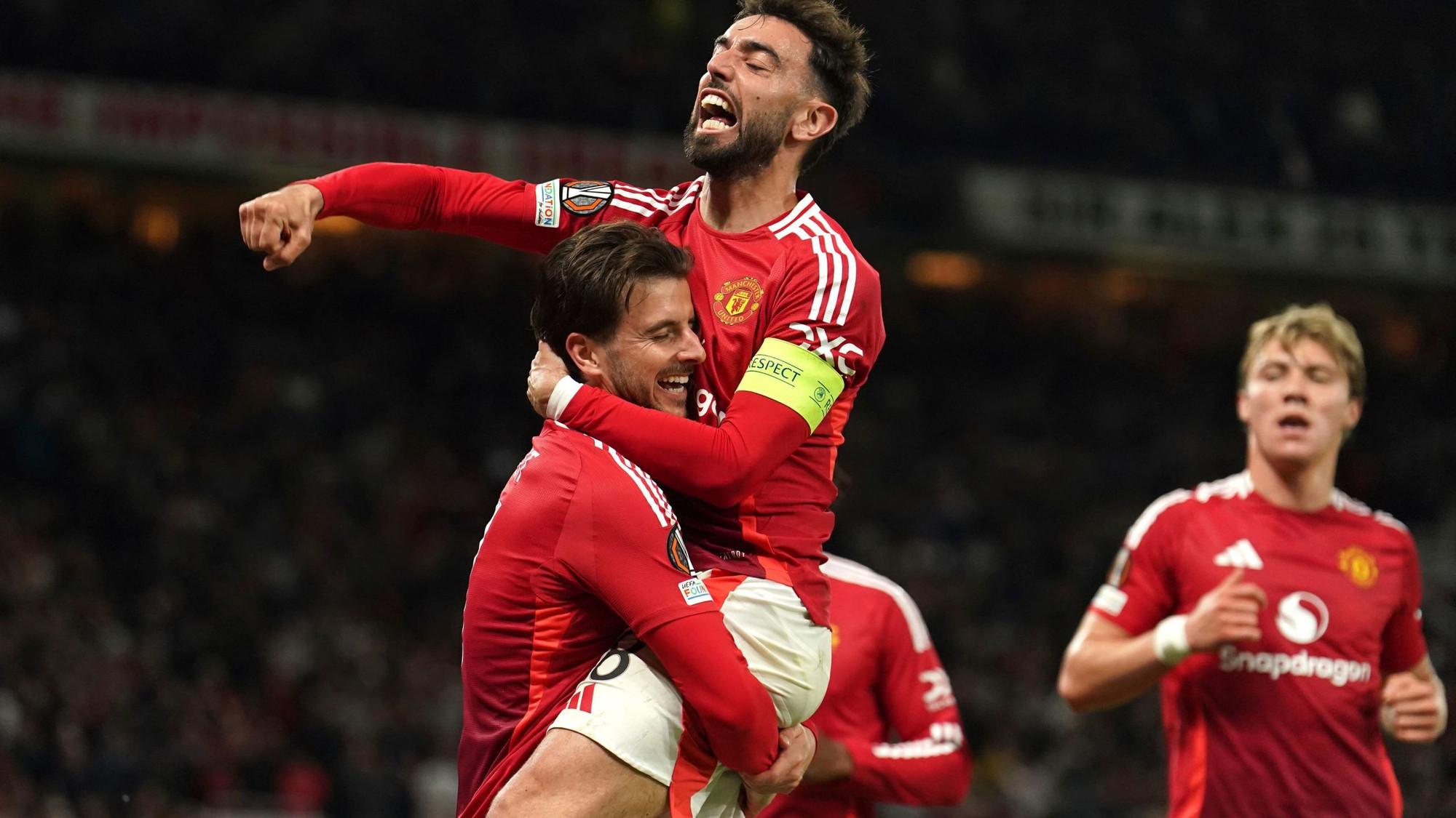 Manchester United: Huyền thoại bất diệt giữa bão giông