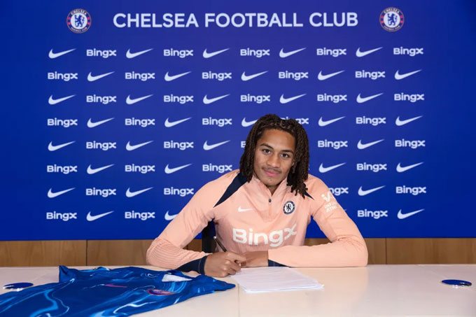 Tương lai sáng lạn của tài năng trẻ Amougou: Từ Chelsea đến Strasbourg và những điều khoản bí mật