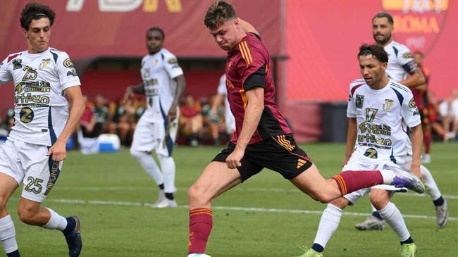 Evan Ferguson: Siêu phẩm cú poker ngay trận ra mắt AS Roma