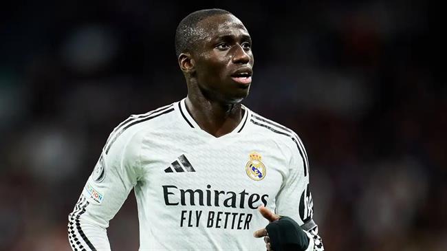 Real Madrid: Fran Garcia lên ngôi, Ferland Mendy nói lời chia tay