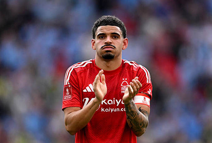 Tottenham đối mặt nguy cơ đổ bể vụ chuyển nhượng Gibbs-White vì vi phạm luật lệ