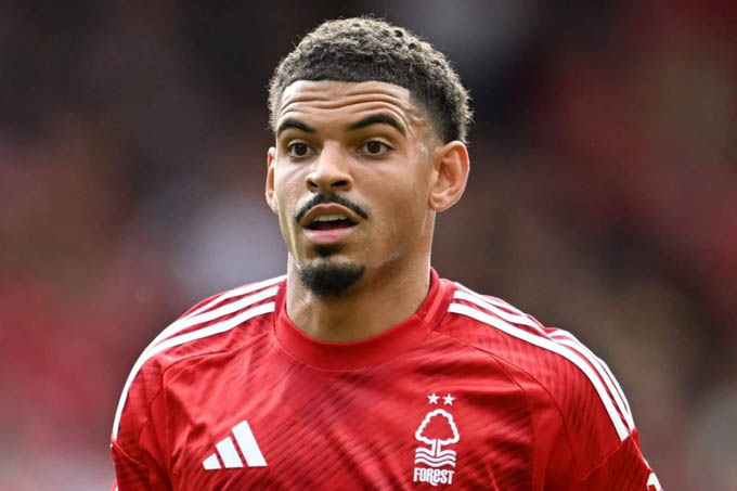 Tottenham đối mặt nguy cơ đổ bể vụ chuyển nhượng Gibbs-White vì vi phạm luật lệ