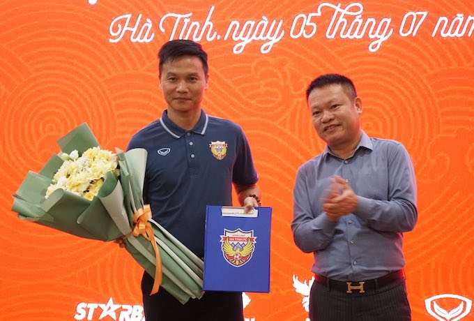 HLV Nguyễn Công Mạnh: Sứ mệnh kế thừa và áp lực thành công tại CLB Hà Tĩnh