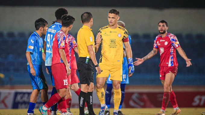 Thủ môn Patrik Lê Giang: Tương lai vẫn là dấu hỏi lớn giữa những lời đề nghị hấp dẫn