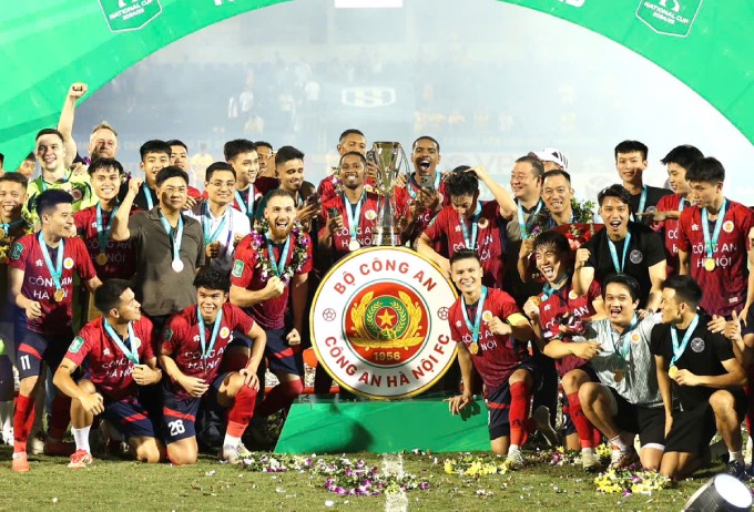 Mùa giải 2024/25: Tam hùng thống trị bóng đá Việt Nam