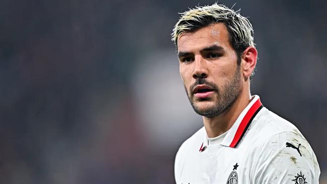 Theo Hernandez chia tay AC Milan: Chương mới đầy tham vọng nhưng không quên Rossoneri