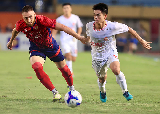 V.League 2025/26: Chính sách ngoại binh mới và những bài học từ Đông Nam Á