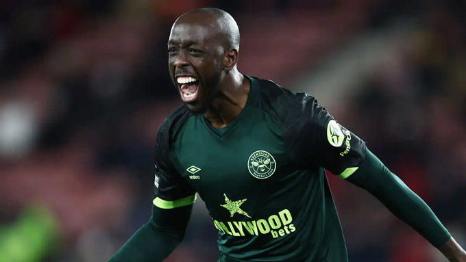 Chuyển nhượng bóng đá: MU, Barca, Bayern và những thương vụ đình đám