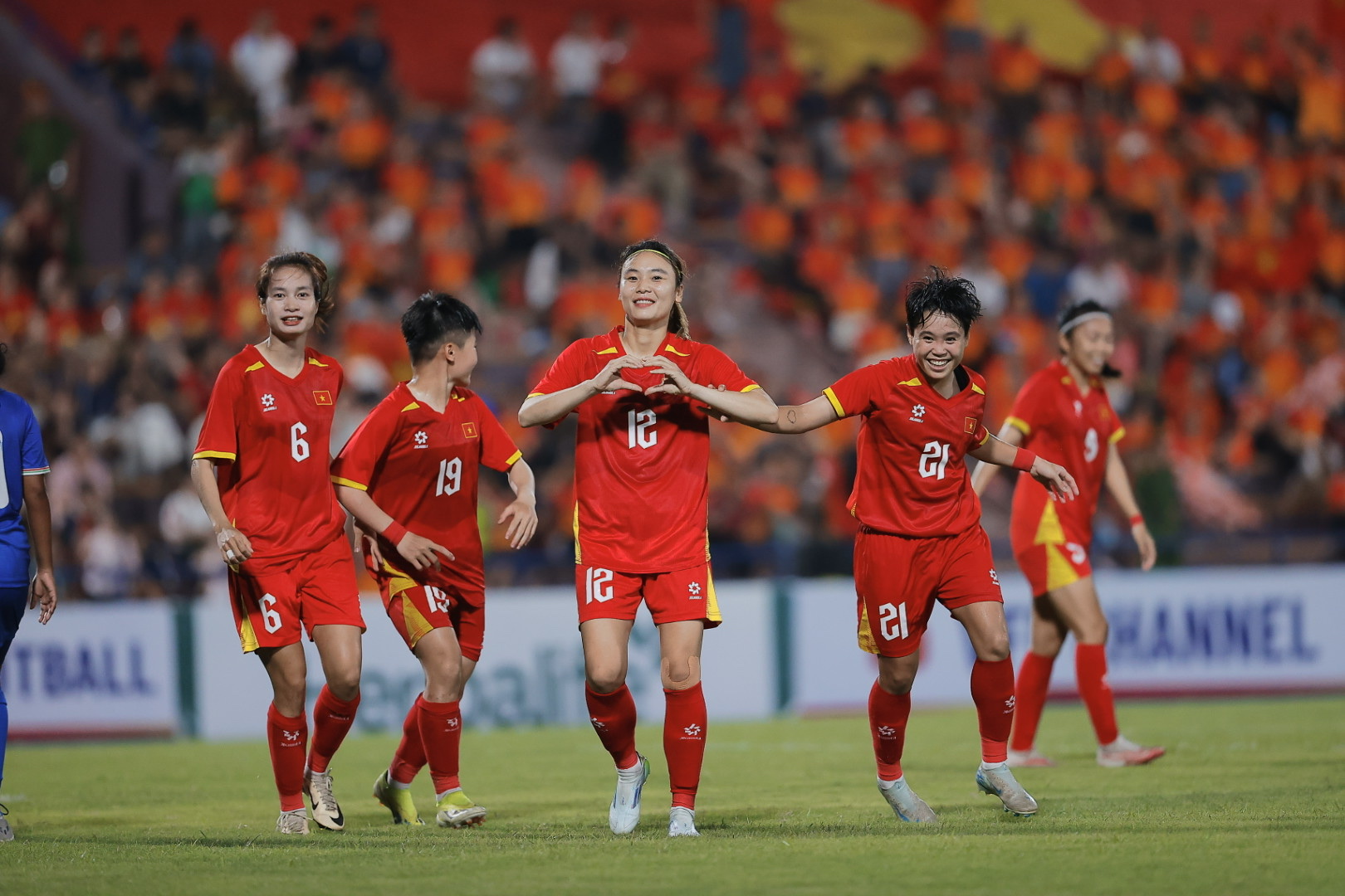 Tuyển nữ Việt Nam xuất sắc giành vé dự VCK Cúp bóng đá nữ châu Á 2026