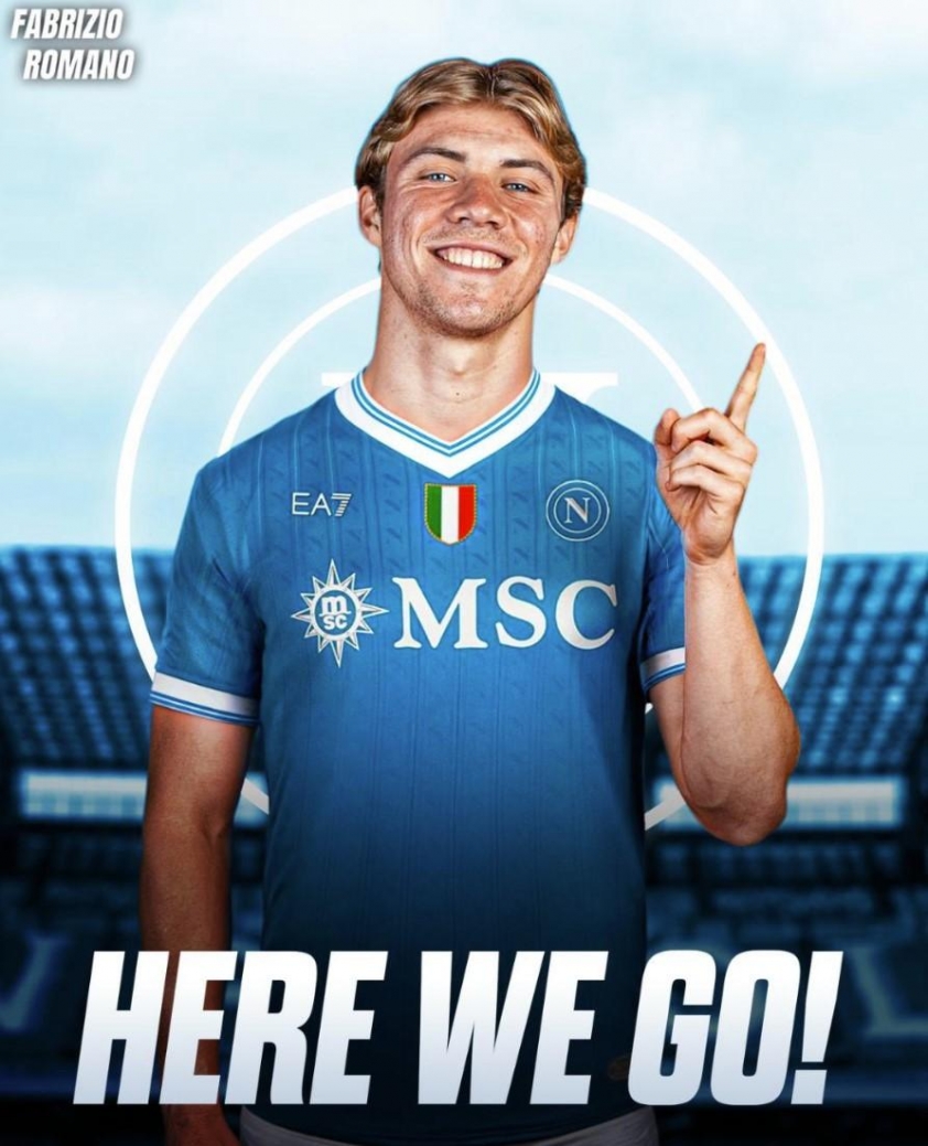 Hojlund trong màu áo Napoli