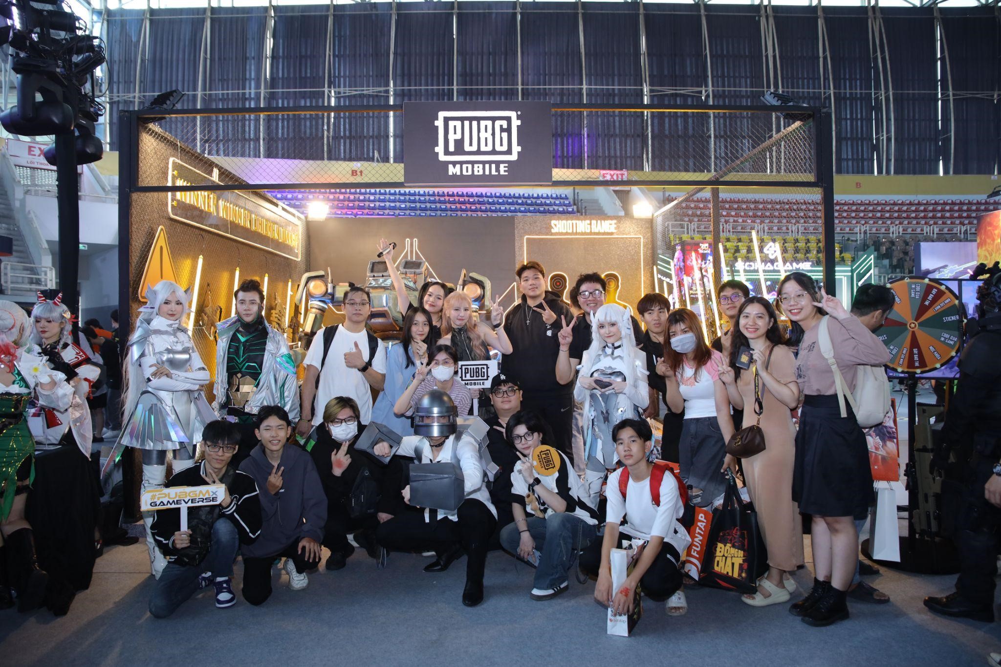 Gian hàng PUBG Mobile thu hút đông đảo người tham quan