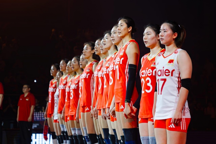 Bóng chuyền nữ Trung Quốc đè bẹp Dominica, chiếm ngôi đầu bảng F 693248