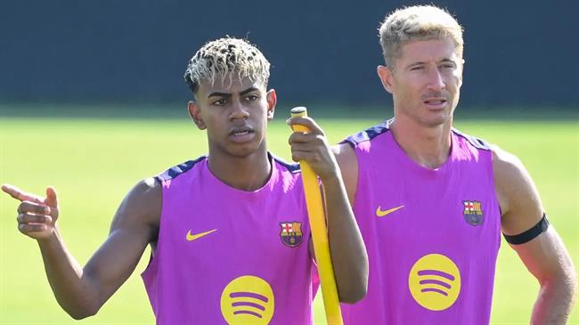 Lewandowski động viên Yamal