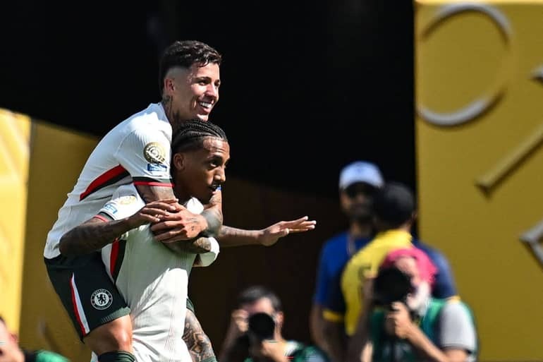 Enzo Fernandez kiến tạo cho Joao Pedro hoàn tất cú đúp