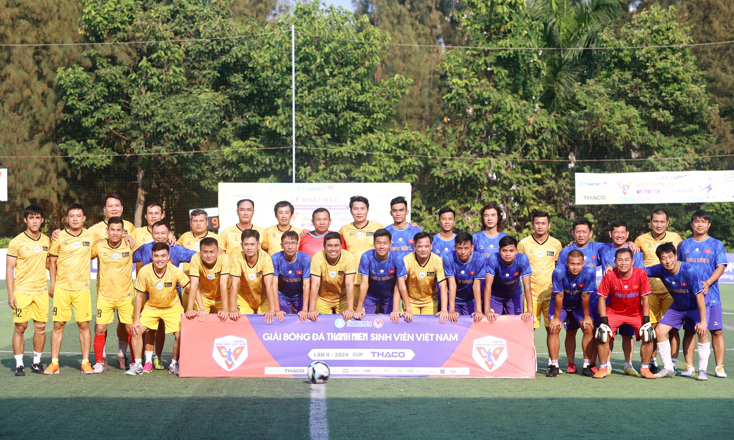 Trận đấu 'đặc biệt' tại sân Trường ĐH Nha Trang- Ảnh 1.