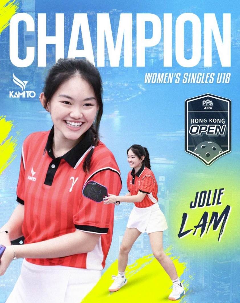 Jolie Lam nhận cúp vô địch