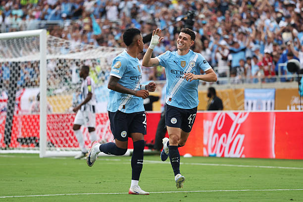 Foden và Savinho ghi bàn cho Man City