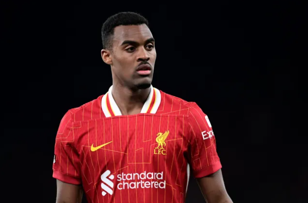 Liverpool phòng ngự kém Không thành vấn đề, Ryan Gravenberch đã trở lại! 2