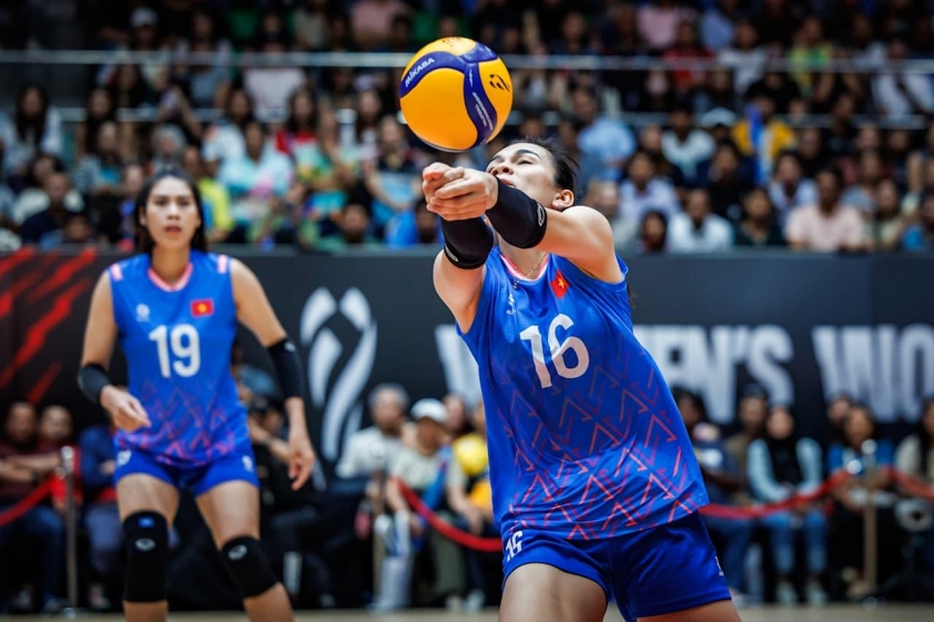 Như Quỳnh tỏa sáng