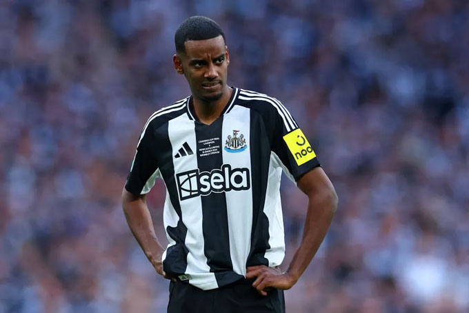 Cuộc đua giành chữ ký Sesko: Newcastle vượt mặt Man United, tương lai Isak bất định