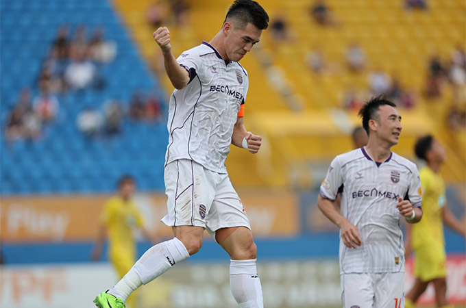 Tiến Linh chia tay Becamex Bình Dương: Chân sút vàng cập bến Công an TP.HCM?