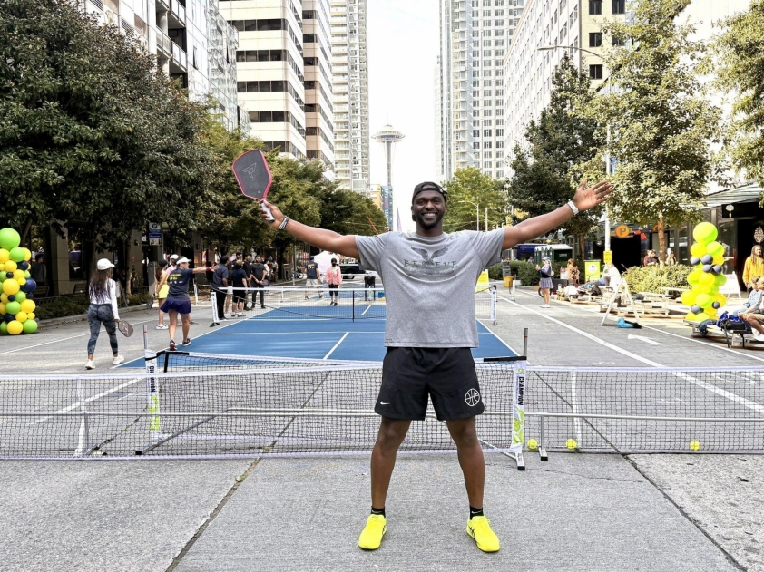 Pickleball: Cơn sốt mới của người Mỹ Ảnh minh họa sự phổ biến của pickleball