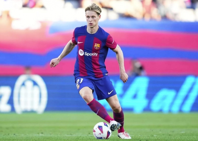 Barcelona đưa ra tối hậu thư cho De Jong