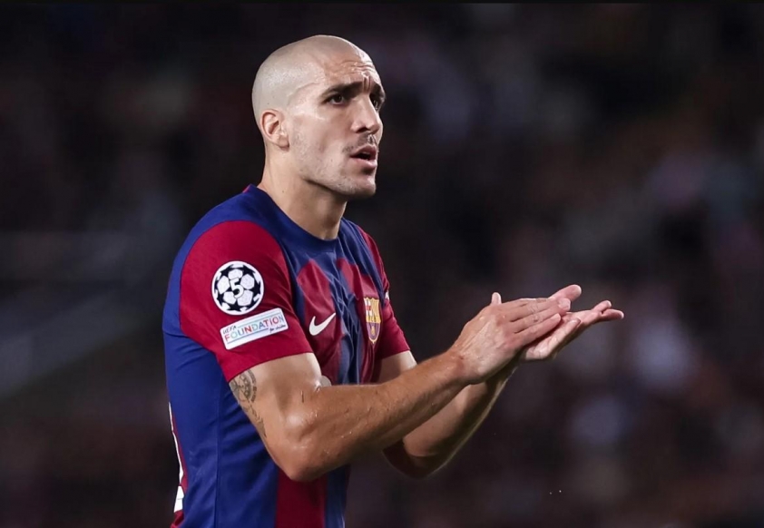 Barca chấm dứt hợp đồng với Romeu