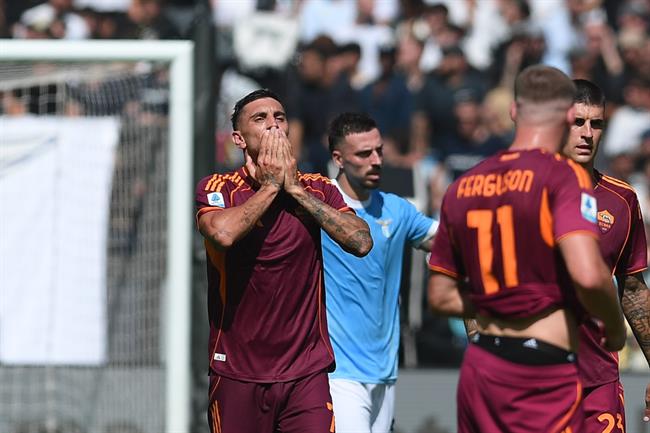 Roma thắng trận derby thủ đô