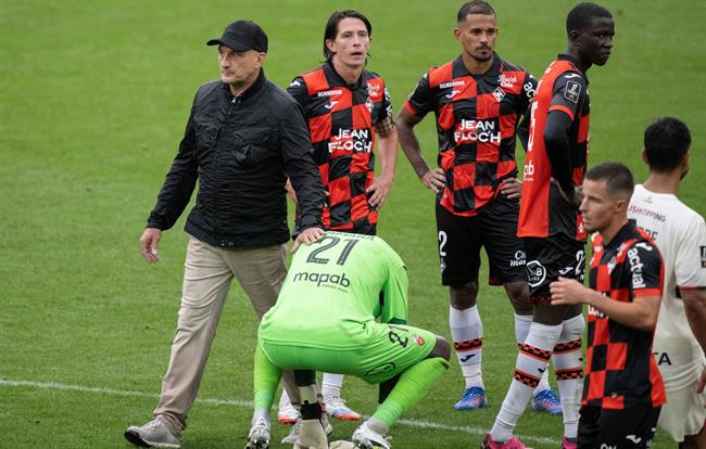 Lorient thua đậm trước Lille