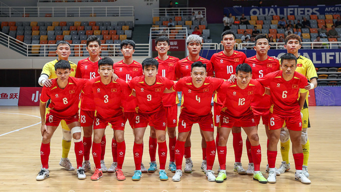 Các cầu thủ futsal Việt Nam chuẩn bị kỹ lưỡng cho trận đấu