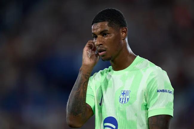 HLV Hansi Flick chỉ ra lý do rút Marcus Rashford chỉ sau 45 phút.