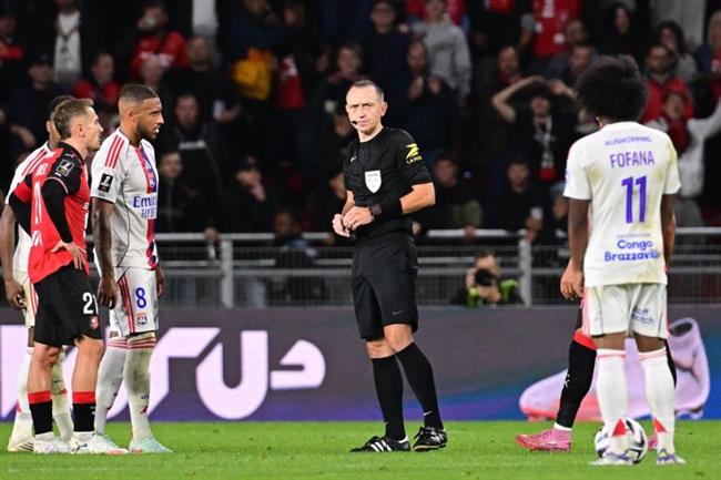 Lyon vừa thua 1-3 trên sân của Rennes.