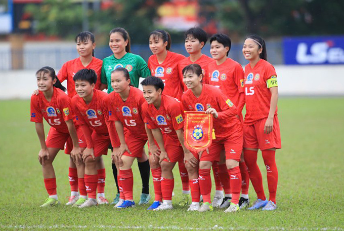 Hình ảnh HLV và cầu thủ CLB TP.HCM