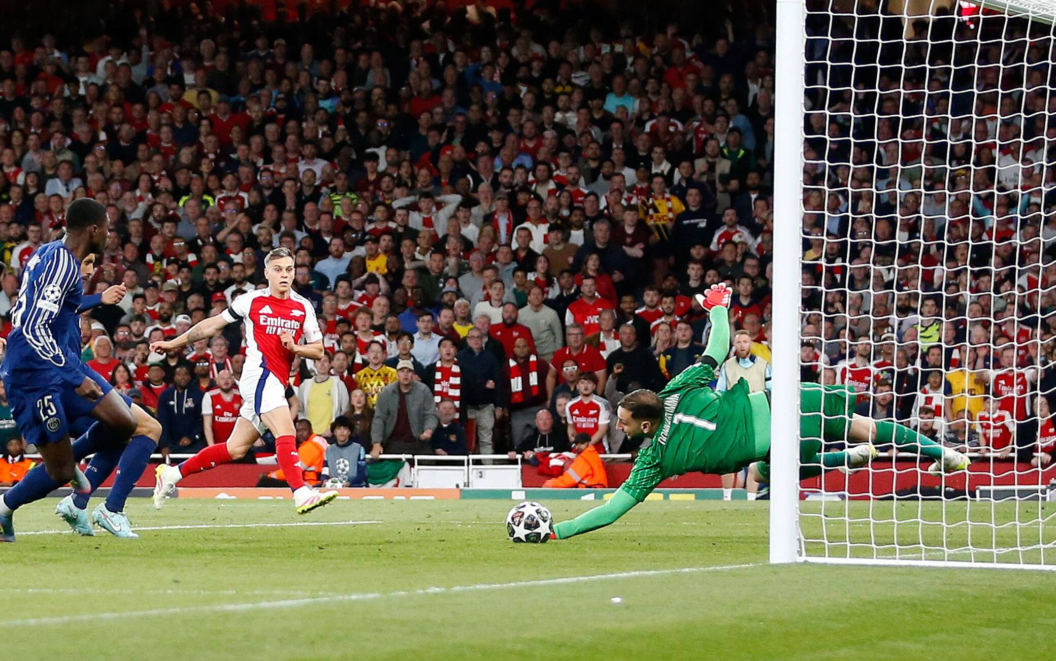 Man City và mùa hè đầy biến động ở vị trí thủ môn 4