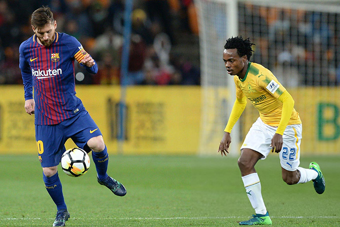 Percy Tau và Lionel Messi