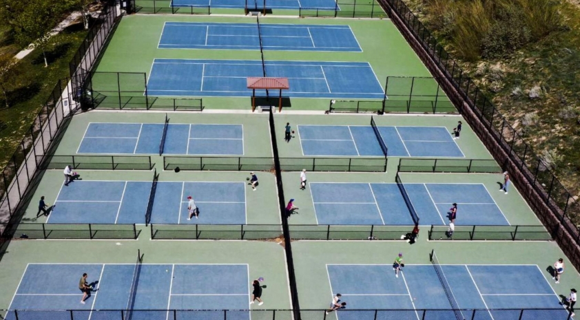 Hơn 8.000 sân tennis được chuyển đổi thành sân pickleball Ảnh minh họa sự chuyển đổi sân tennis thành sân pickleball