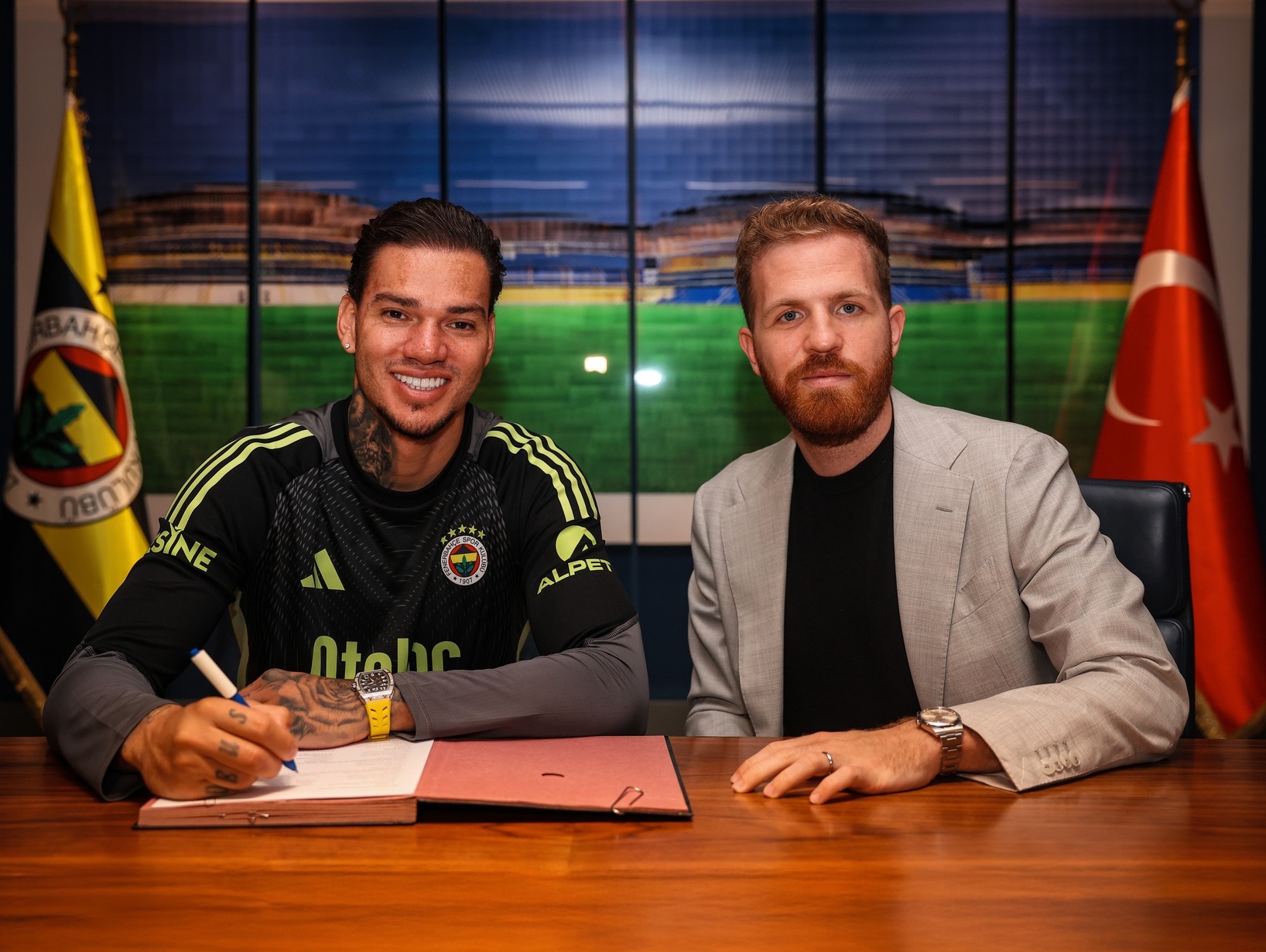 Ederson Moraes trong màu áo Fenerbahce