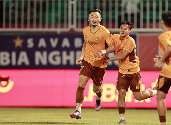 HAGL tạo cú sốc khi có chiến thắng trước Thể Công Viettel - Ảnh: Minh Trần HAGL gây bất ngờ khi đánh bại Thể Công Viettel